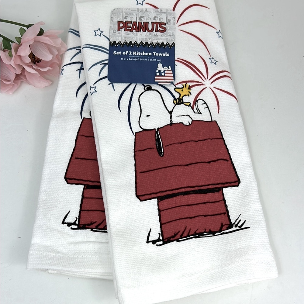 2 Peanuts Snoopy and Woodstock Fireworks Kitchen Towels NWT 4th of July set of 2